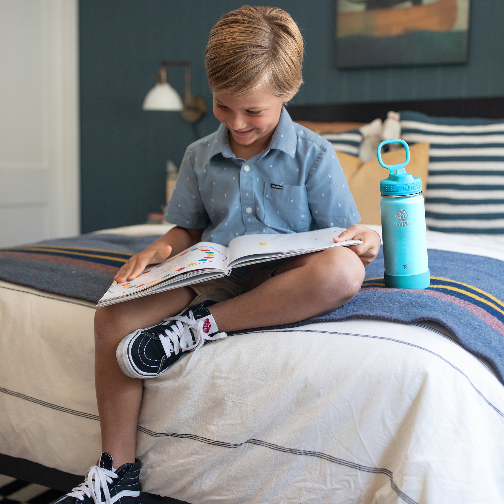 Actives Kids Glow In The Dark Water Bottle With Straw Lid